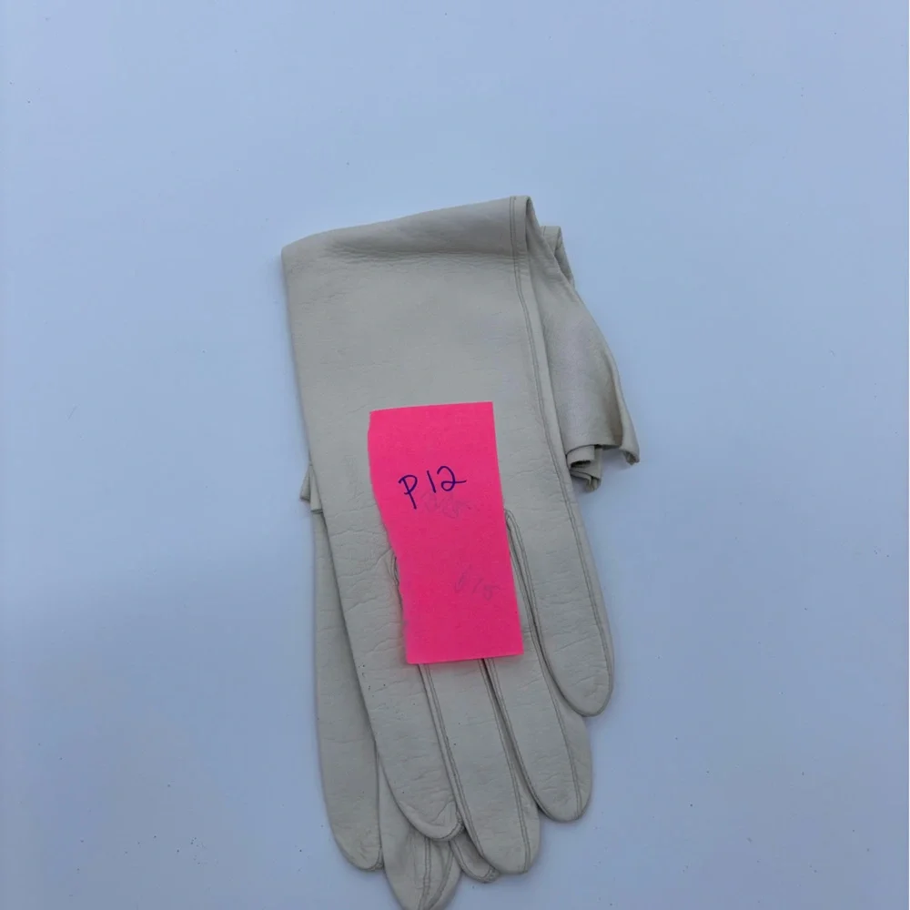 Vintage Buttery Soft Kid Leather Gloves – Cream – 1950s  – Approx 12